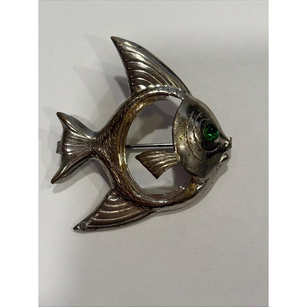 Vintage MCM Silver Tone Angelfish Brooch Green Rhinestone Eye Tropical Fish Pin